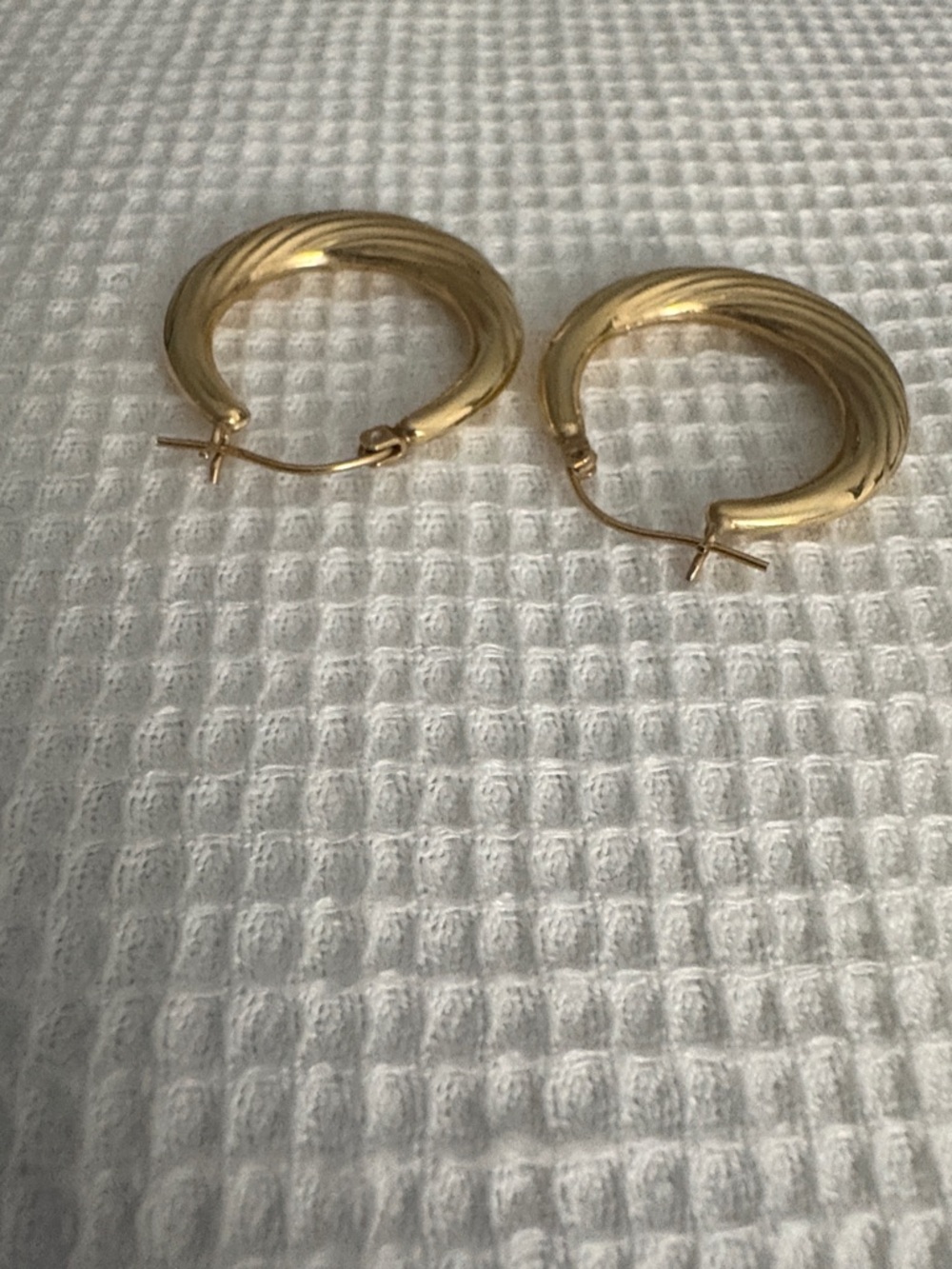 Textured 14kt Gold Swirl Hoop Earrings for Women - Picture 4 of 4